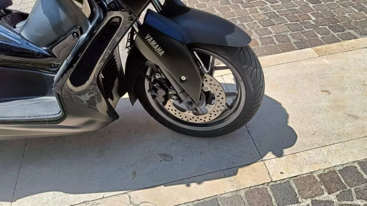 Yamaha X-Max 125 Tech Max (2021 - 24) (7)