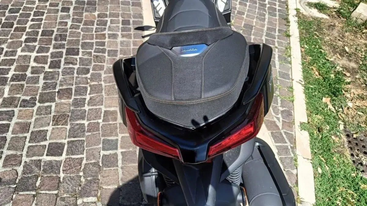 Yamaha X-Max 125 Tech Max (2021 - 24) (12)
