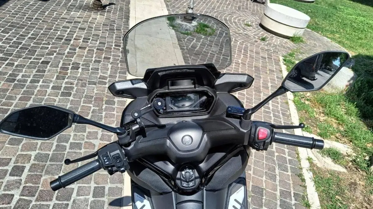 Yamaha X-Max 125 Tech Max (2021 - 24) (13)