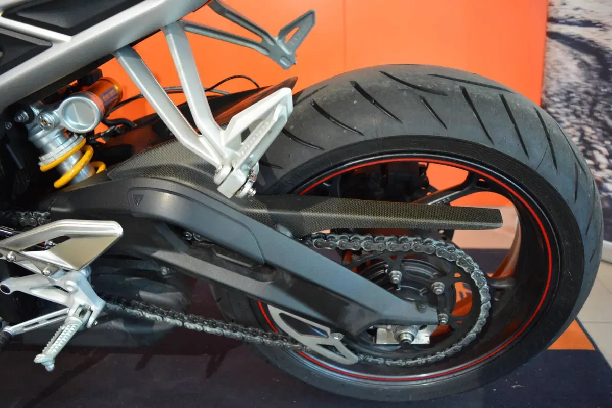 Triumph Street Triple RS (2017 - 19) (15)