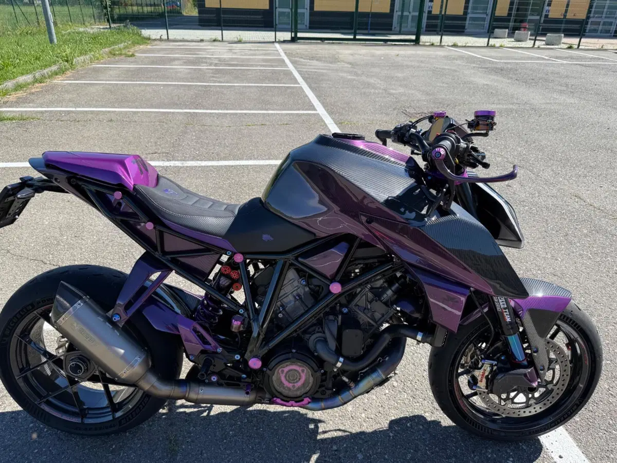 KTM 1290 Super Duke R (2019) (2)