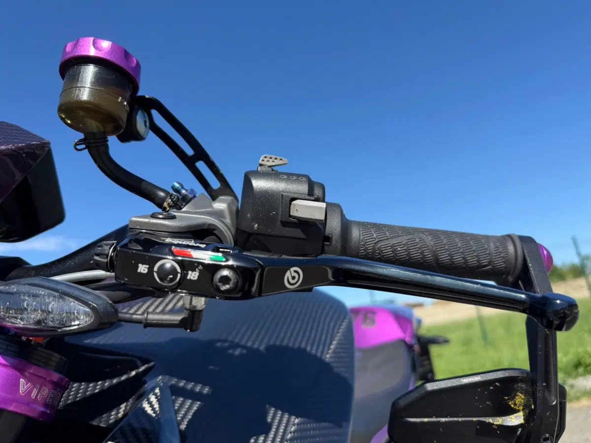 KTM 1290 Super Duke R (2019) (9)