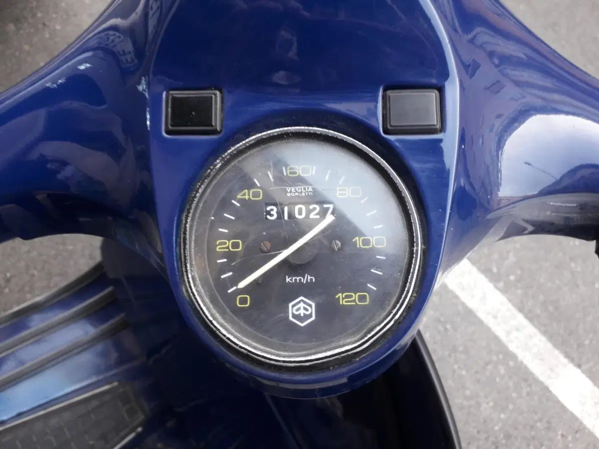 Piaggio Vespa P 150 X (5)