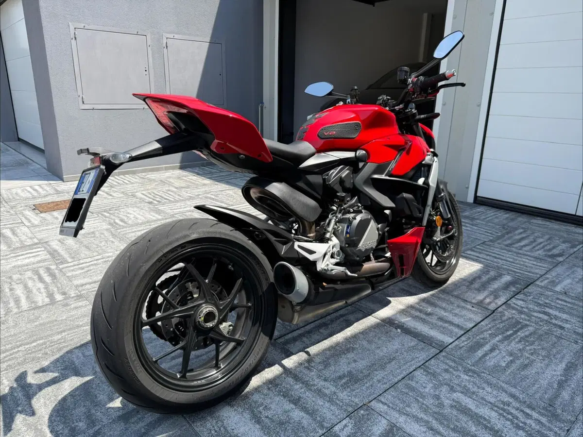 Ducati Streetfighter V2 (2022 - 24) (3)