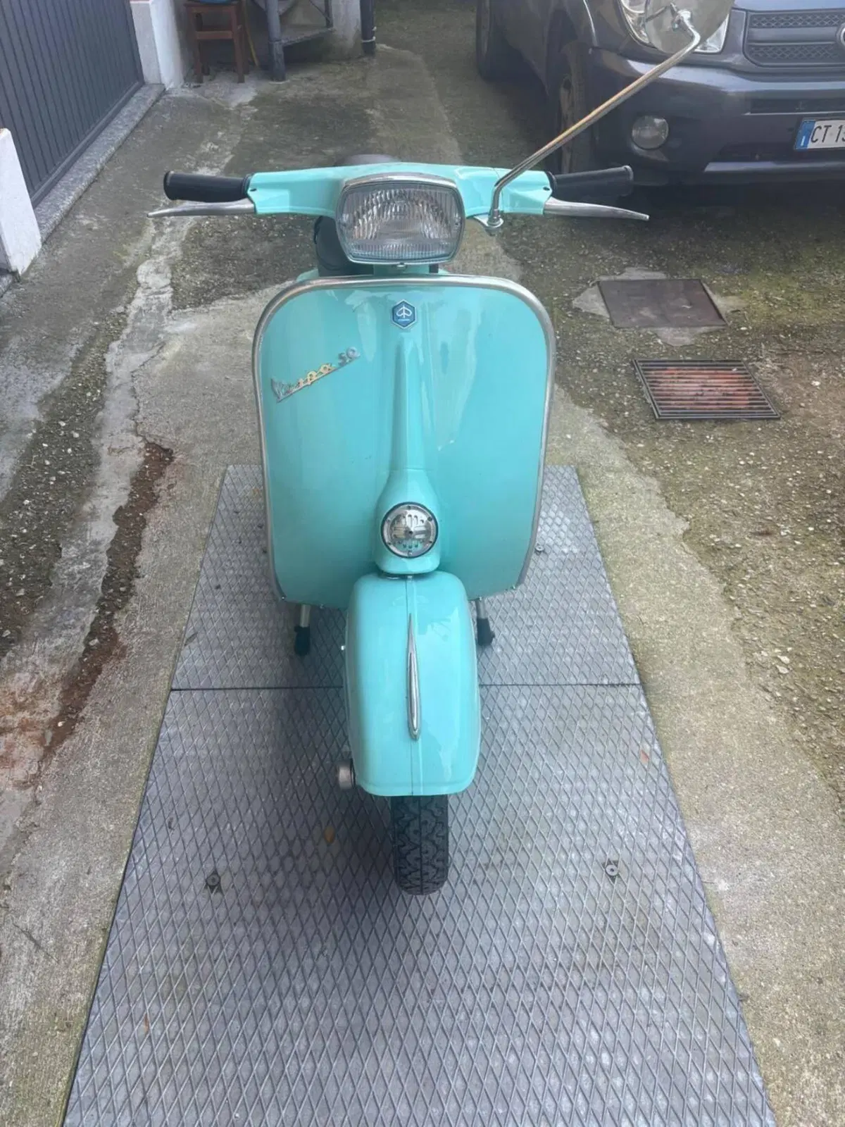 Piaggio vespa 50L (3)