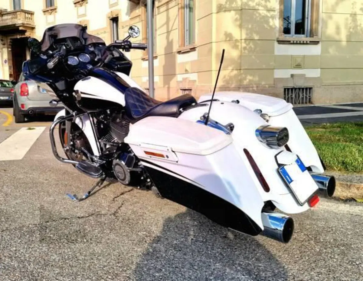 Harley-Davidson 1800 Road Glide Custom (2013) - FLTRXSE (7)