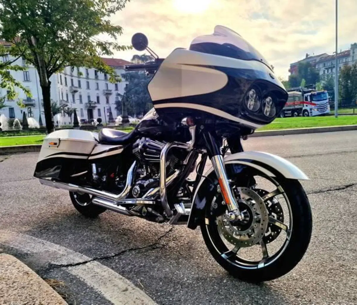 Harley-Davidson 1800 Road Glide Custom (2013) - FLTRXSE (11)
