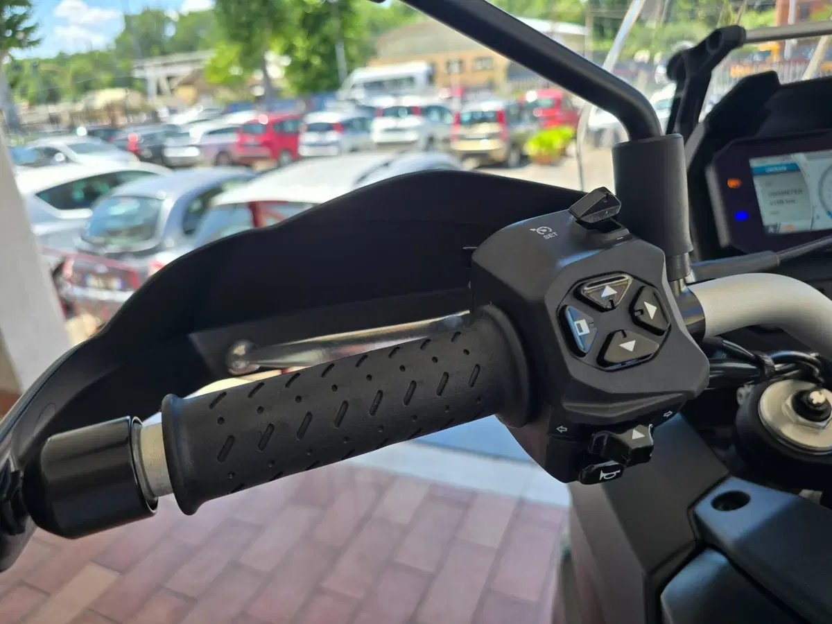 Aprilia Tuareg 660 (2025 - 26) (7)