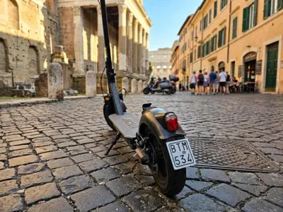 Monopattini a Roma: perch&eacute; rubare le targhe &egrave; un bluff