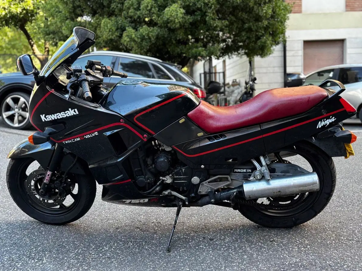 Kawasaki Gpx 750 R Ninja (7)