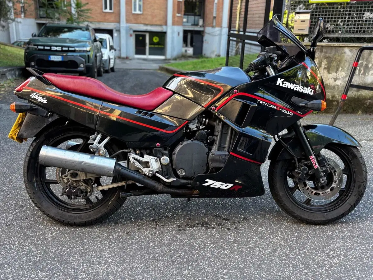 Kawasaki Gpx 750 R Ninja (8)
