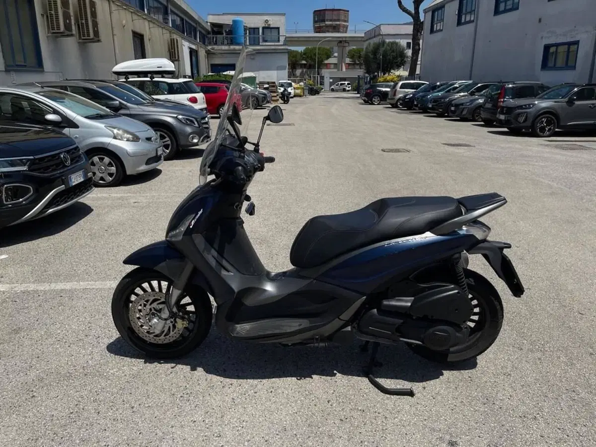 Piaggio Beverly 300 S i.e. ABS-ASR (2016 - 20) (2)