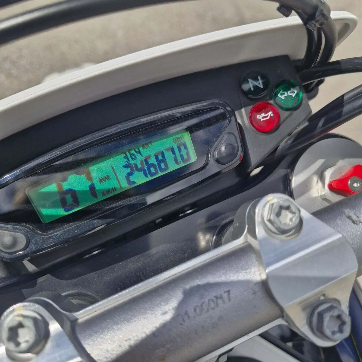 Husqvarna 701 Supermoto (2017 - 19) (10)