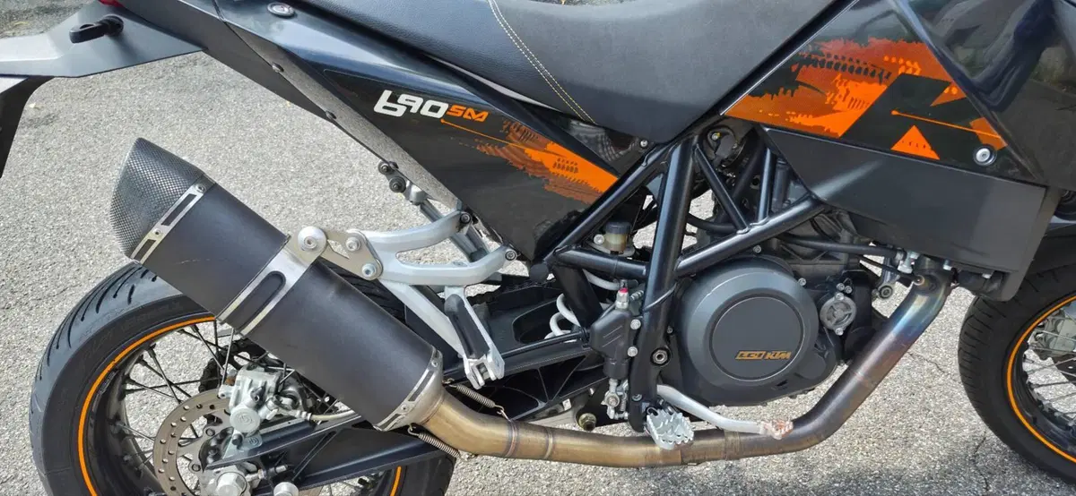 KTM 690 Supermoto (2007 - 12) (6)