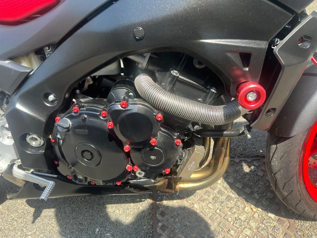 Suzuki GSR 600 (2006 - 11) (12)