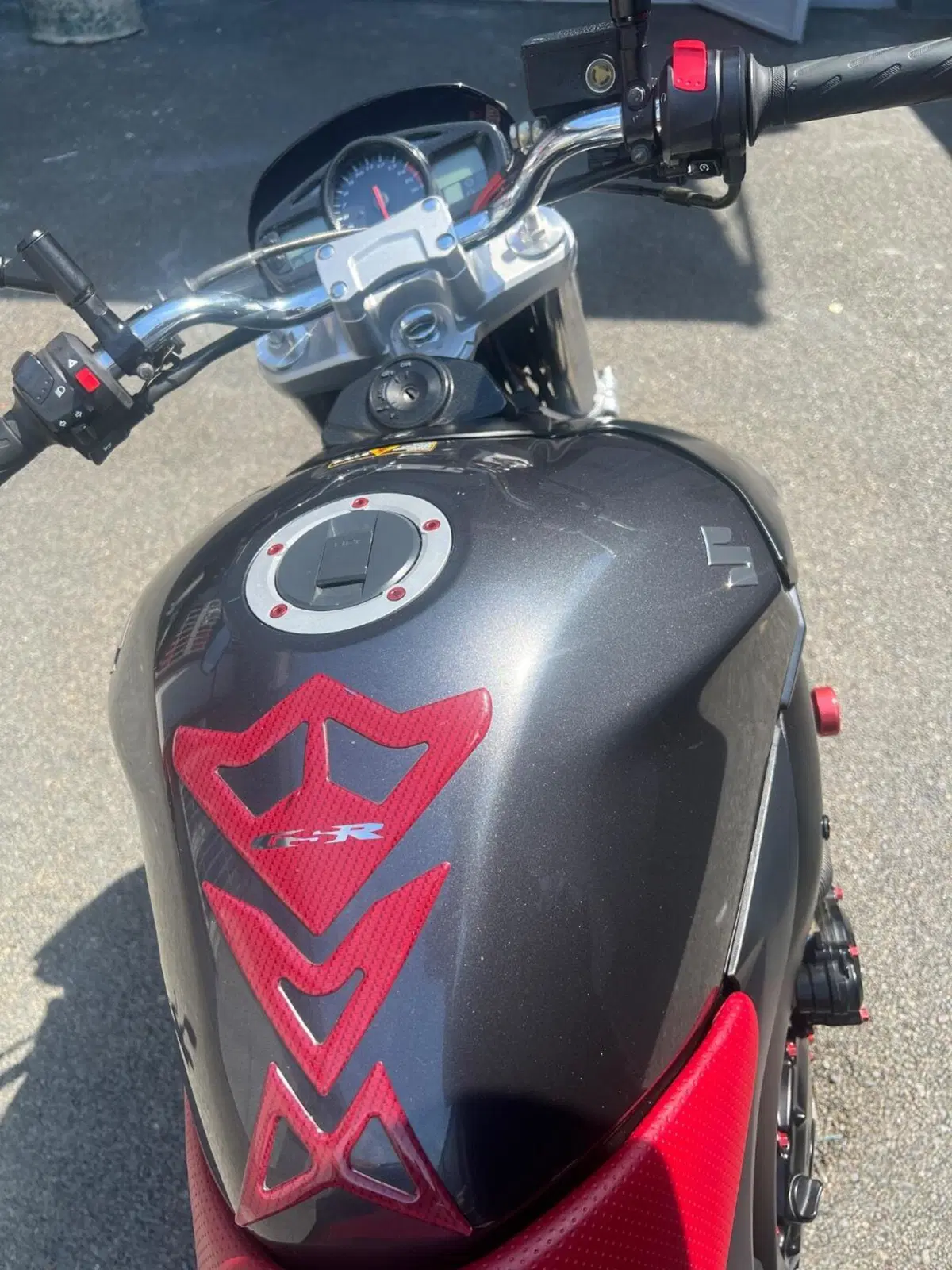 Suzuki GSR 600 (2006 - 11) (6)