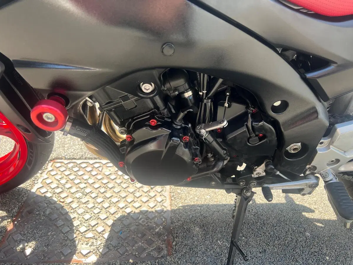 Suzuki GSR 600 (2006 - 11) (14)