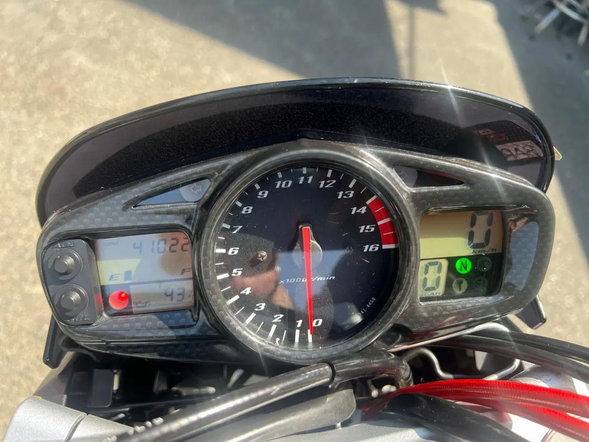 Suzuki GSR 600 (2006 - 11) (5)