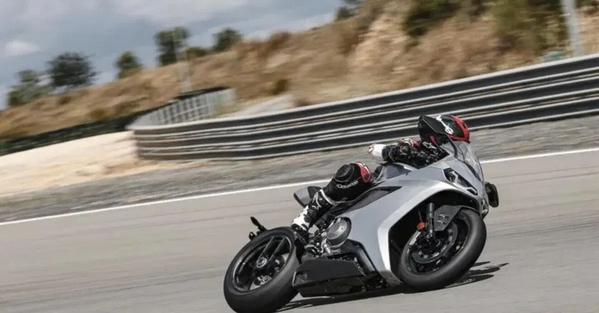 Scarica il Magazine n&deg;695 e leggi il meglio di Moto.it