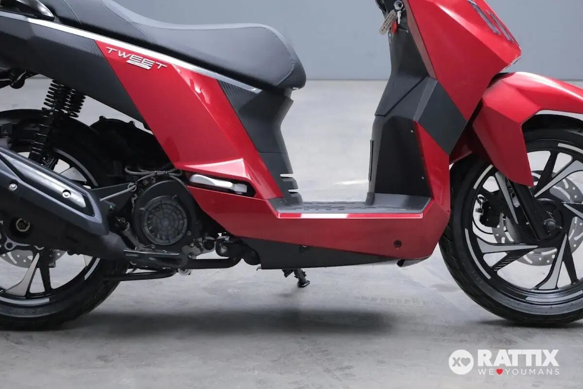 Peugeot Tweet 125 FL Active (2025 - 26) (10)
