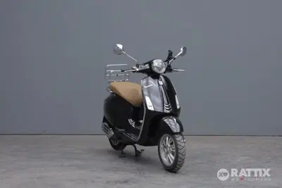 Vespa Primavera 150 (2021 - 23) usata