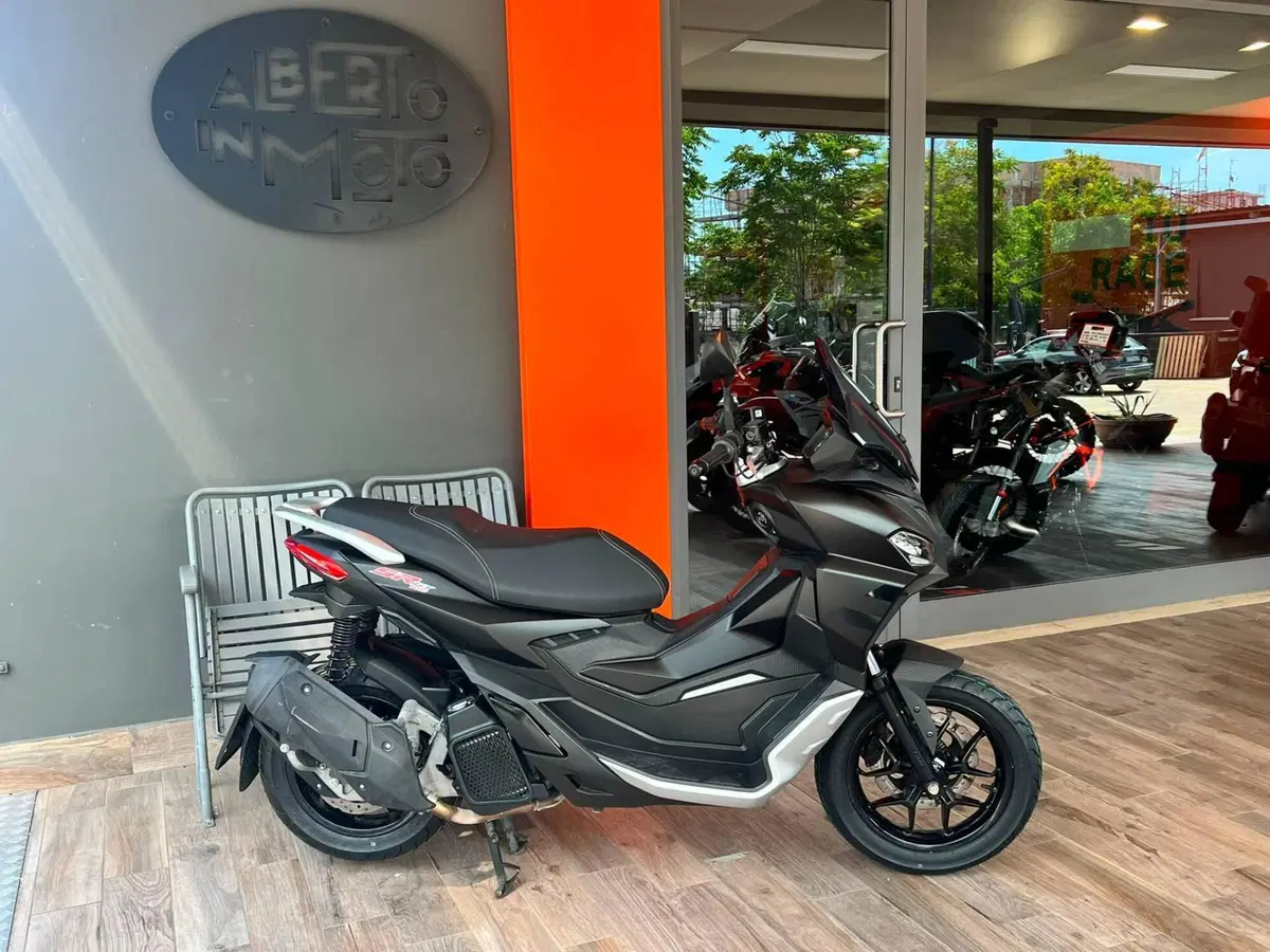Aprilia SR GT 125 (2022 - 24)