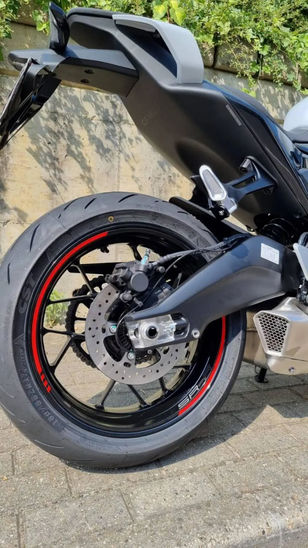 CFMOTO 675SR-R (2025 - 26) (3)