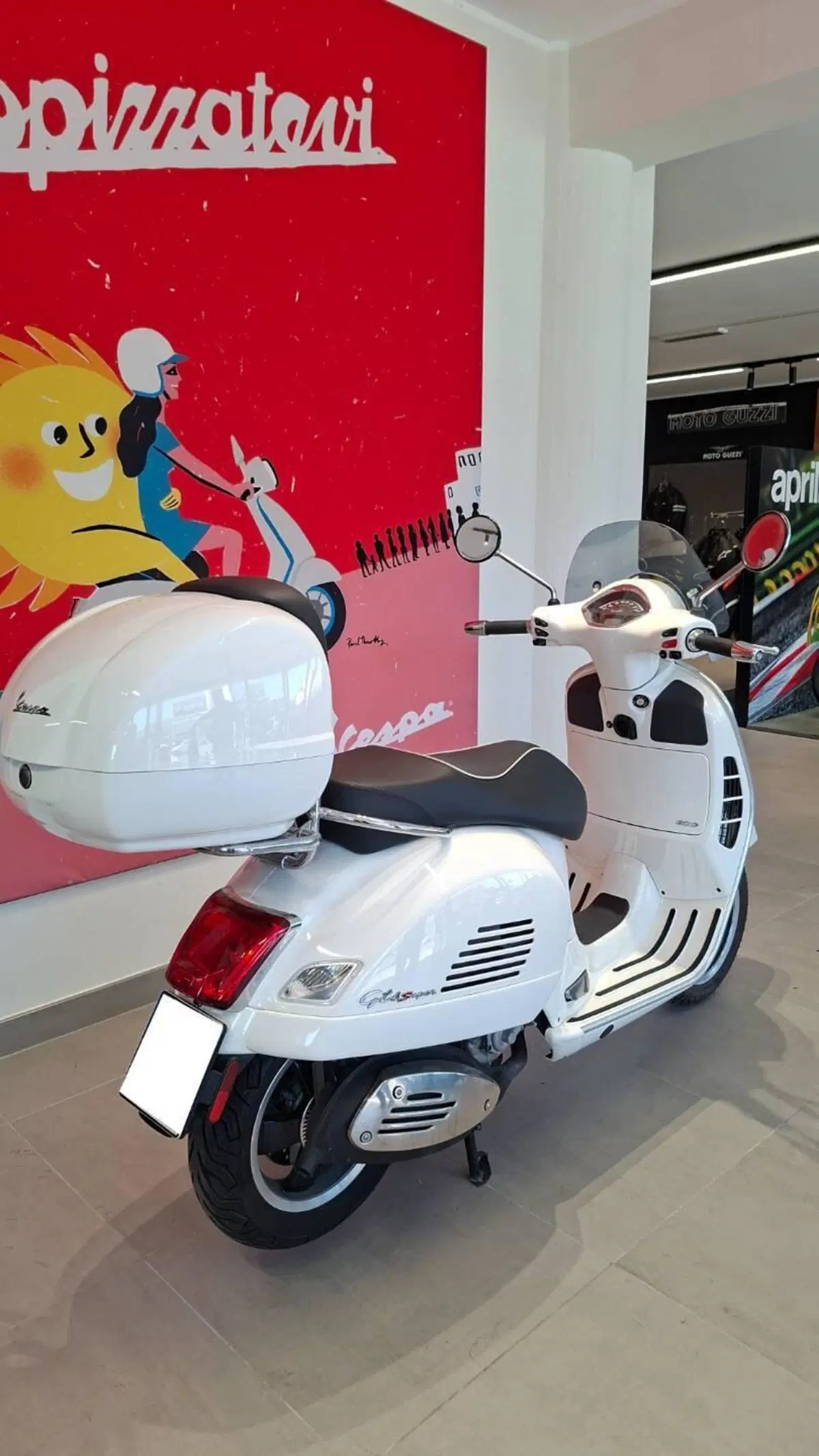 Vespa GTS 300 Super (2017 - 18) (3)