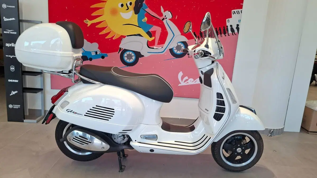 Vespa GTS 300 Super (2017 - 18)