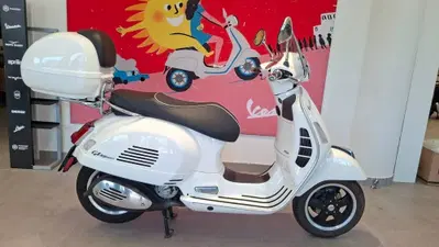 Vespa GTS 300 Super (2017 - 18) usata