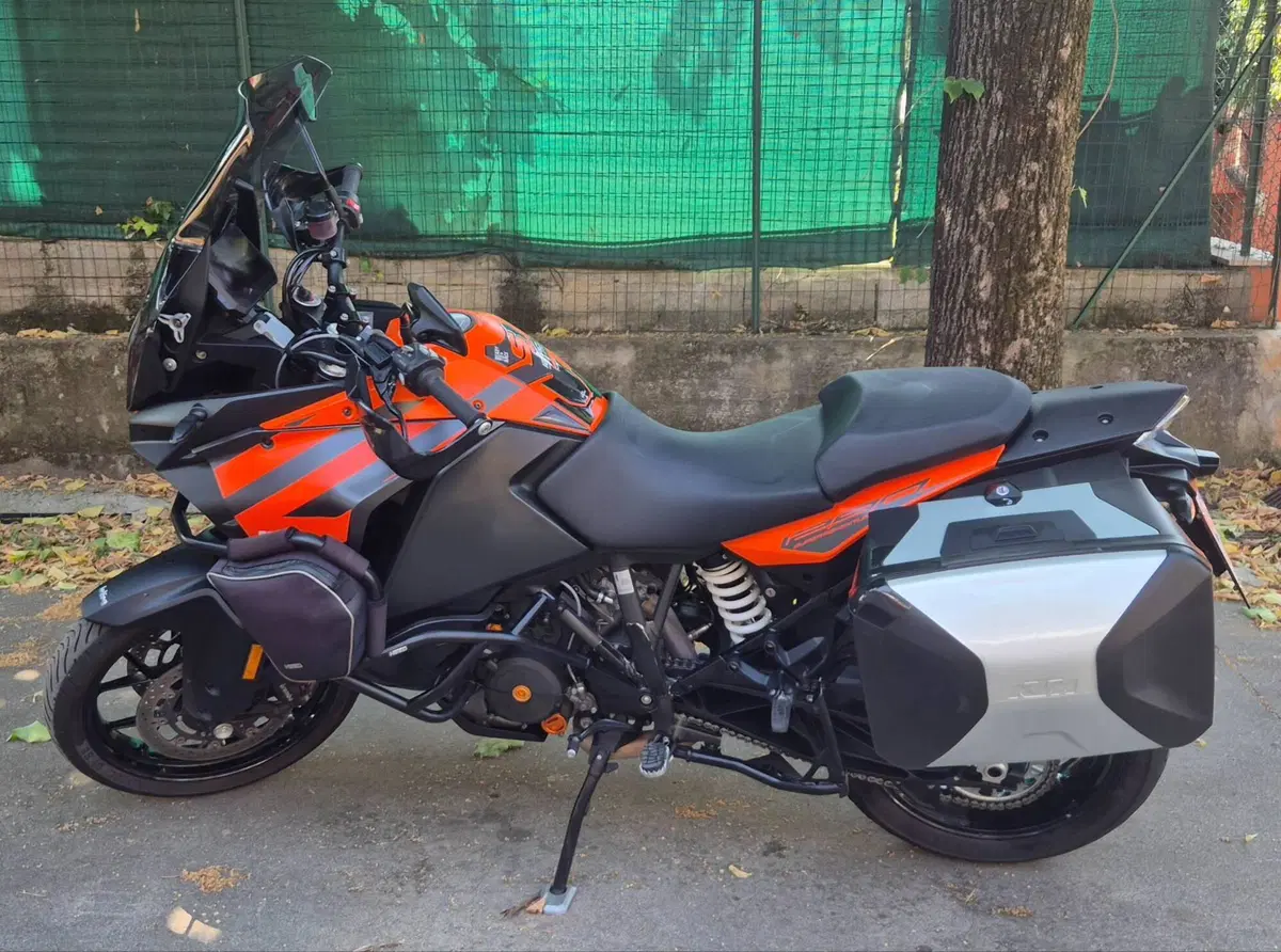 KTM 1290 Super Adventure S (2017 - 20) (2)