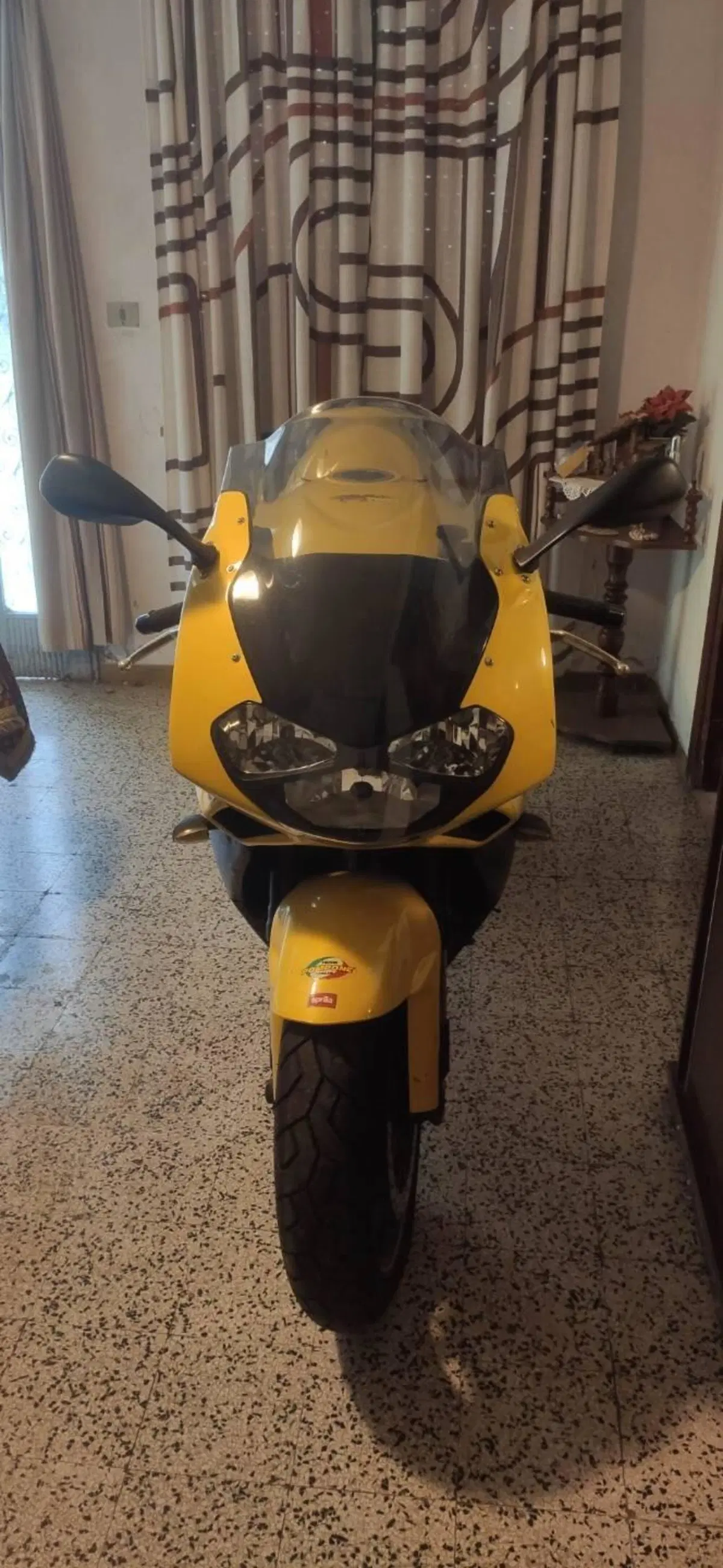 Aprilia SL 1000 Falco (2000 - 04) (4)