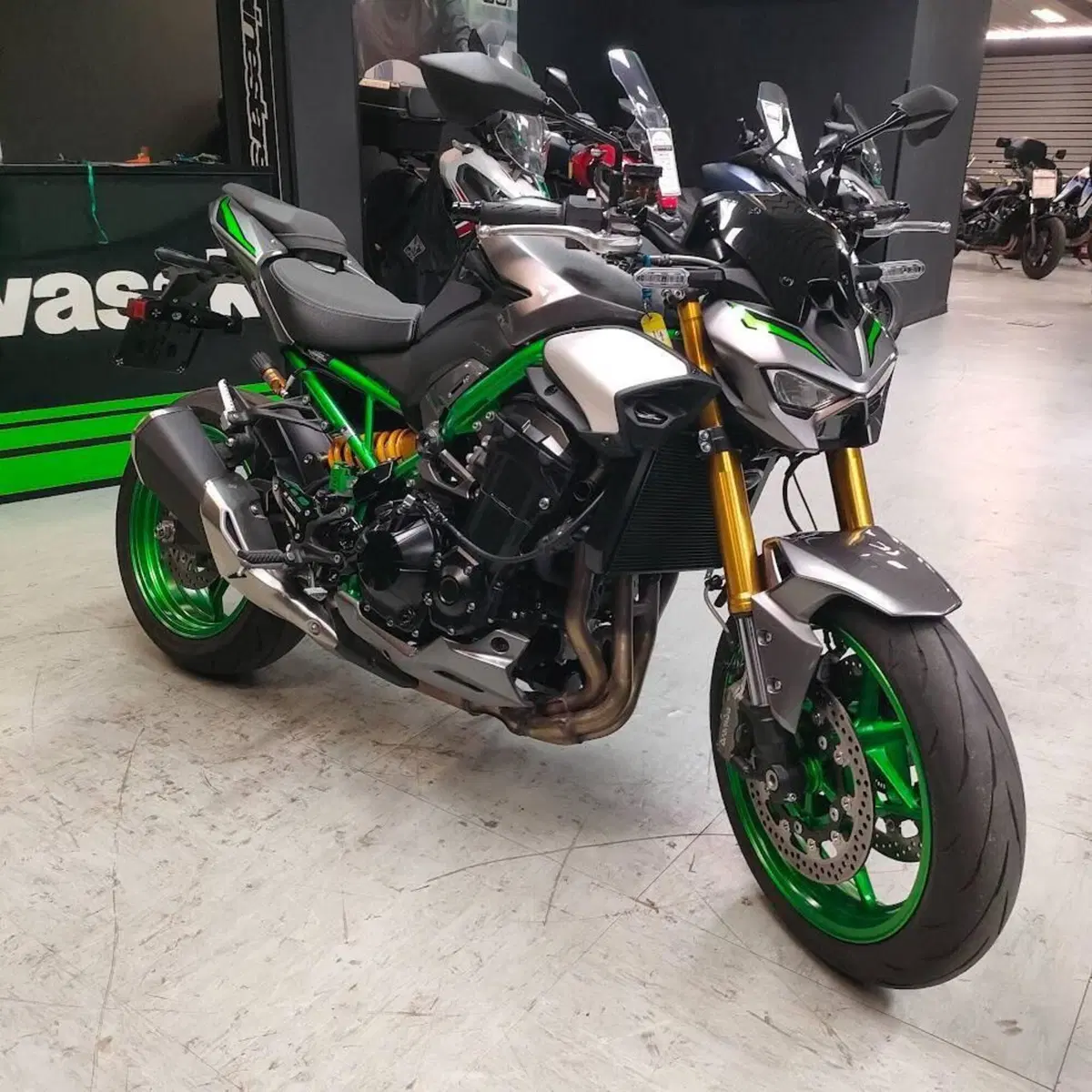 Kawasaki Z 900 SE (2025 - 26) (5)