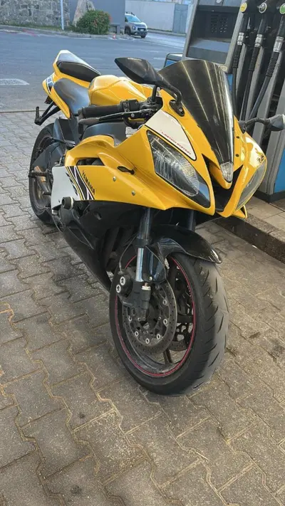 Yamaha YZF R6 (2006 - 07) usata