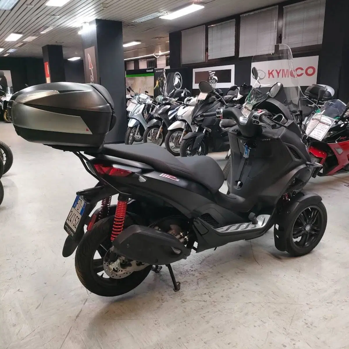 Piaggio MP3 300 ABS Hpe (2021 - 24) (6)