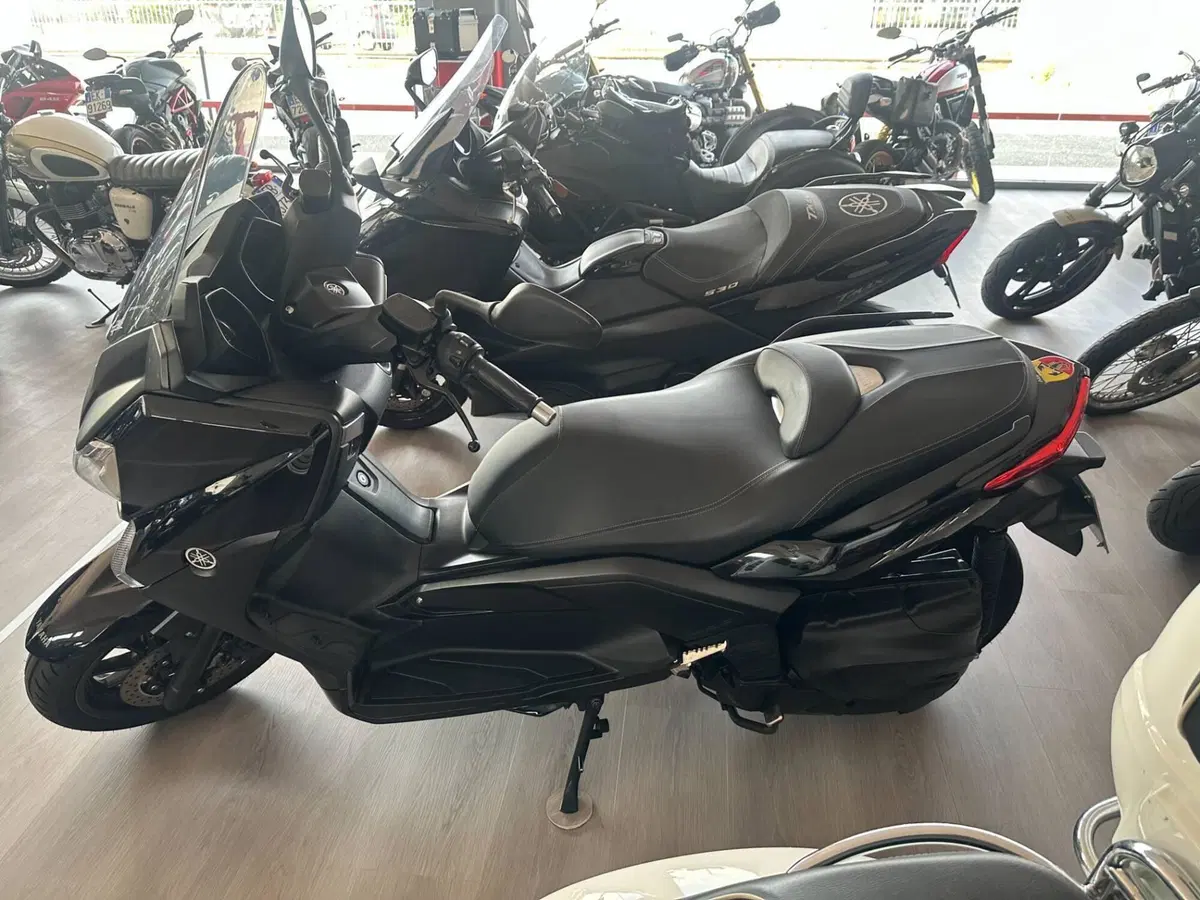 Yamaha X-Max 400 (2013 - 16) (3)