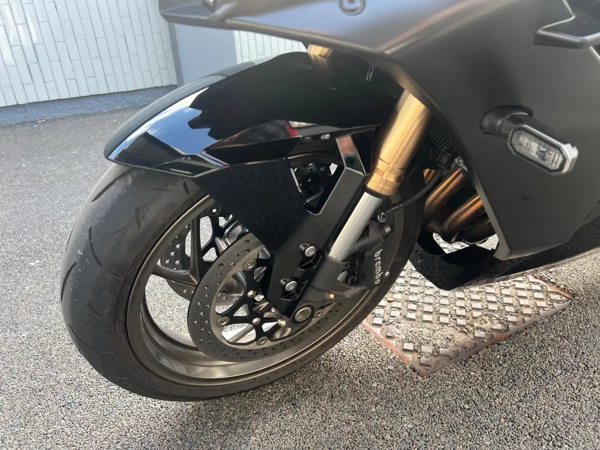 Suzuki GSX-S1000GT (2022 - 24) (10)