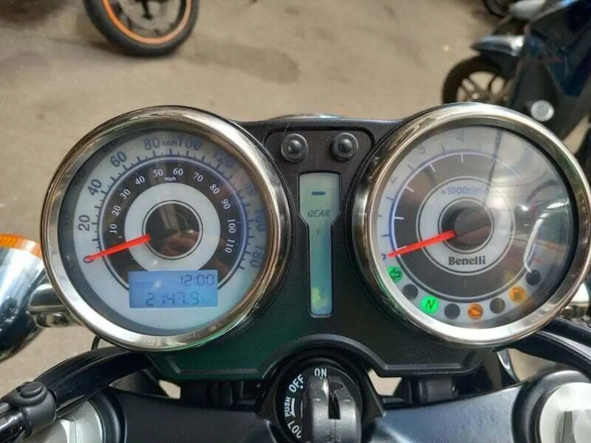 Benelli Imperiale 400 (2021 - 25) (13)