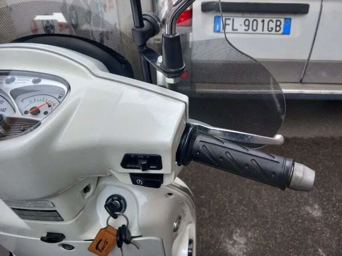 Kymco Like 200i (2009 - 17) (12)