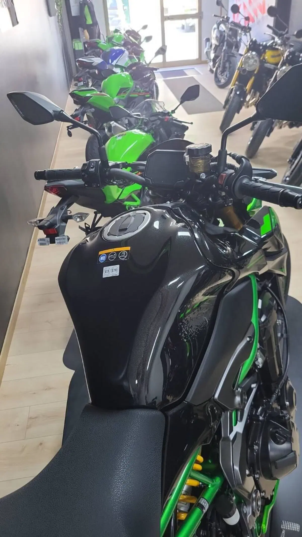 Kawasaki Z 900 SE Performance (2023 - 24) (3)