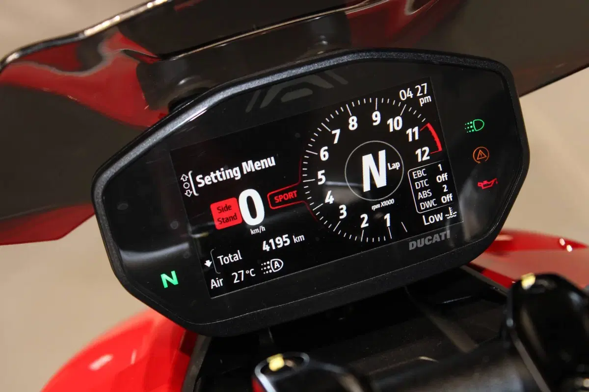 Ducati Streetfighter V2 (2022 - 24) (6)