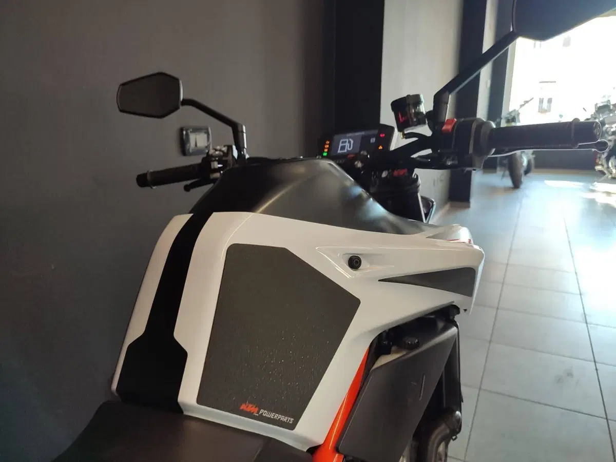 KTM 890 Duke (2021 - 23) (6)