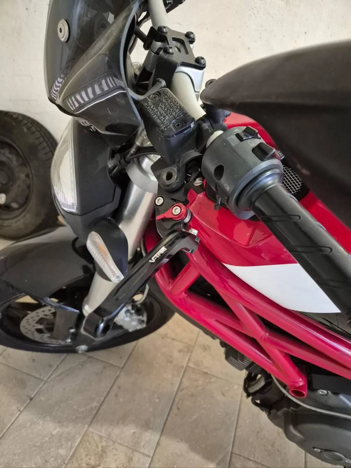 Ducati Monster 796 (2010 - 13) (2)