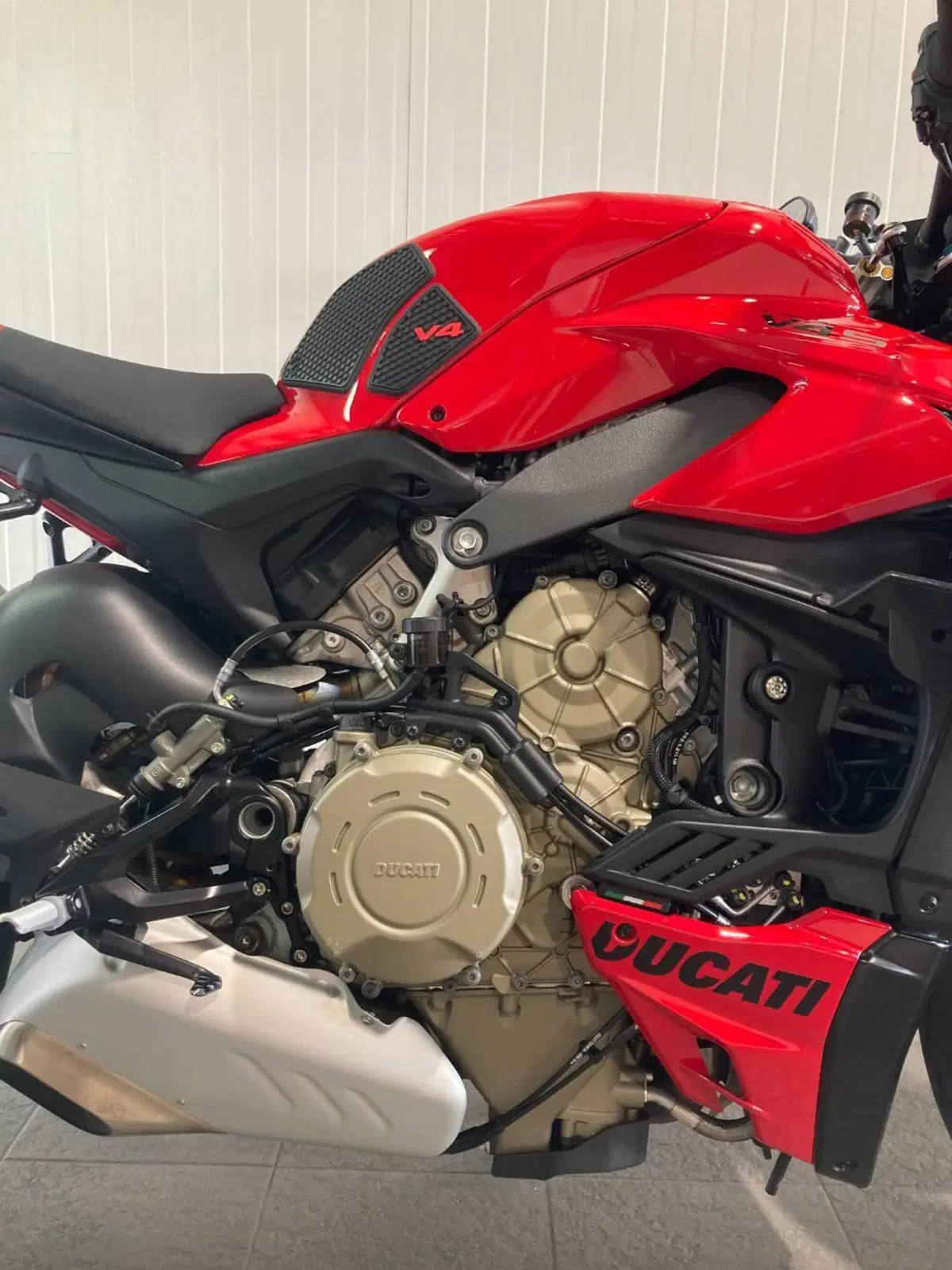 Ducati Streetfighter V4 S (2023 - 24) (8)