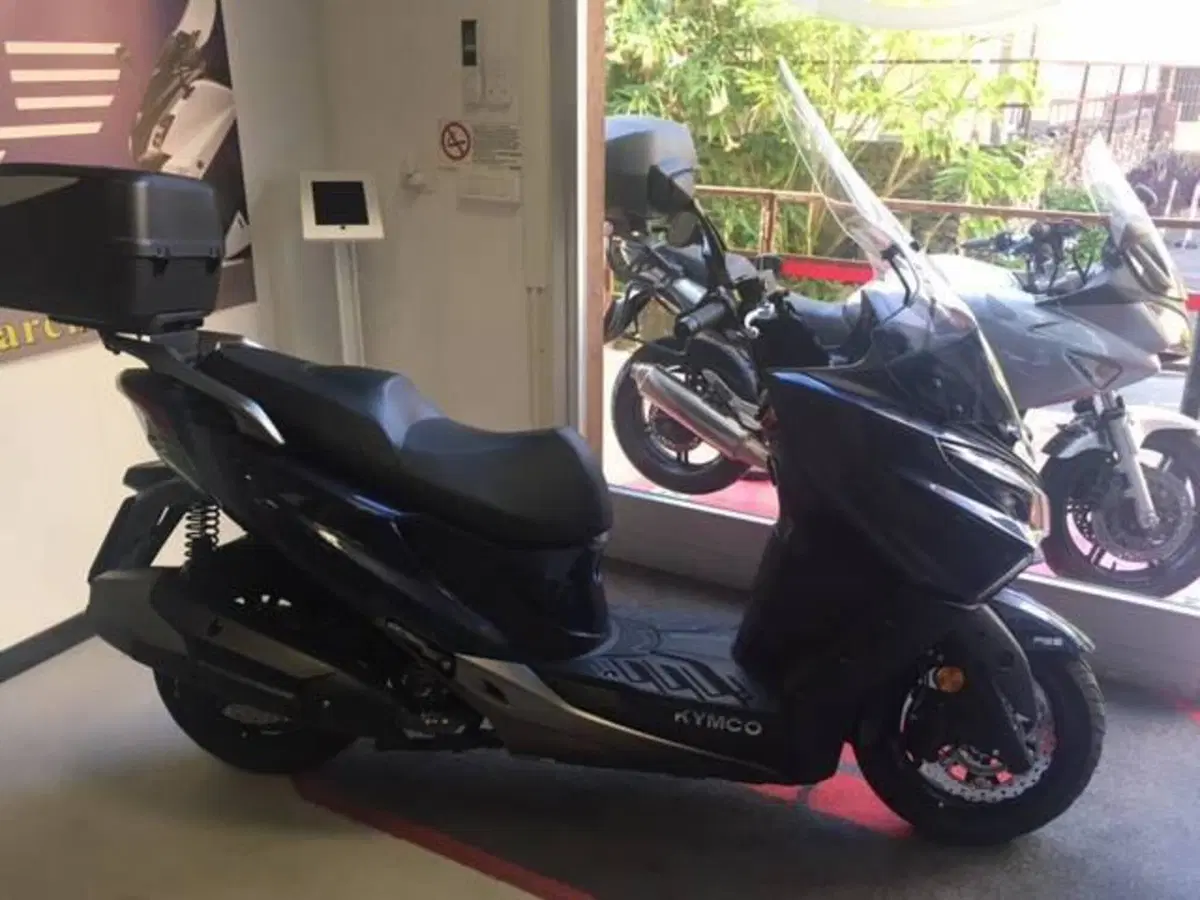 Kymco X-Town 300i (2021 - 24) (2)