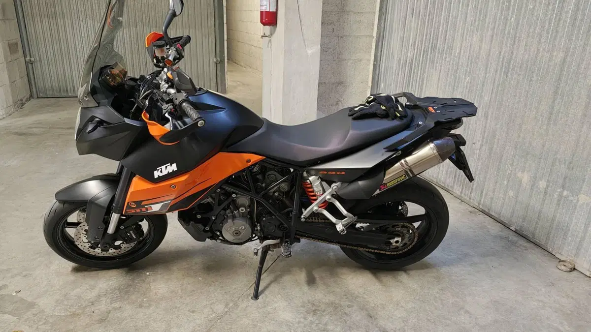 KTM 990 Supermoto T (2009 - 11) (6)