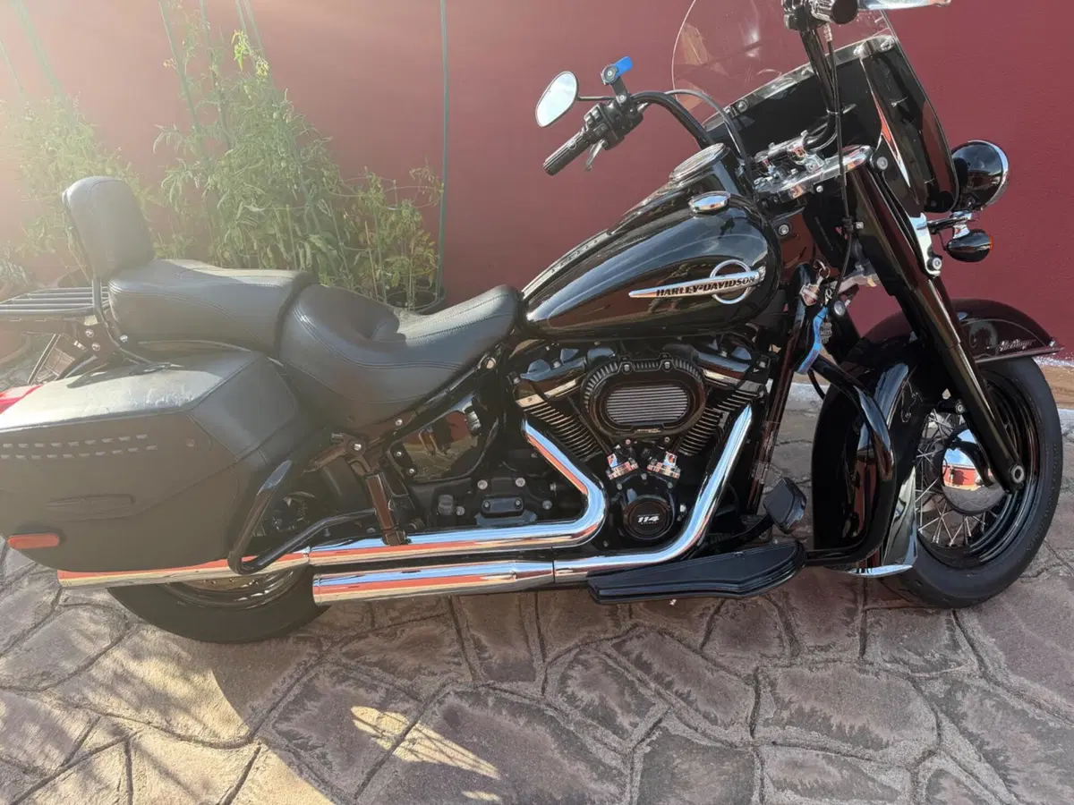 Harley-Davidson 114 Heritage Classic (2018 - 20) - FLHCS