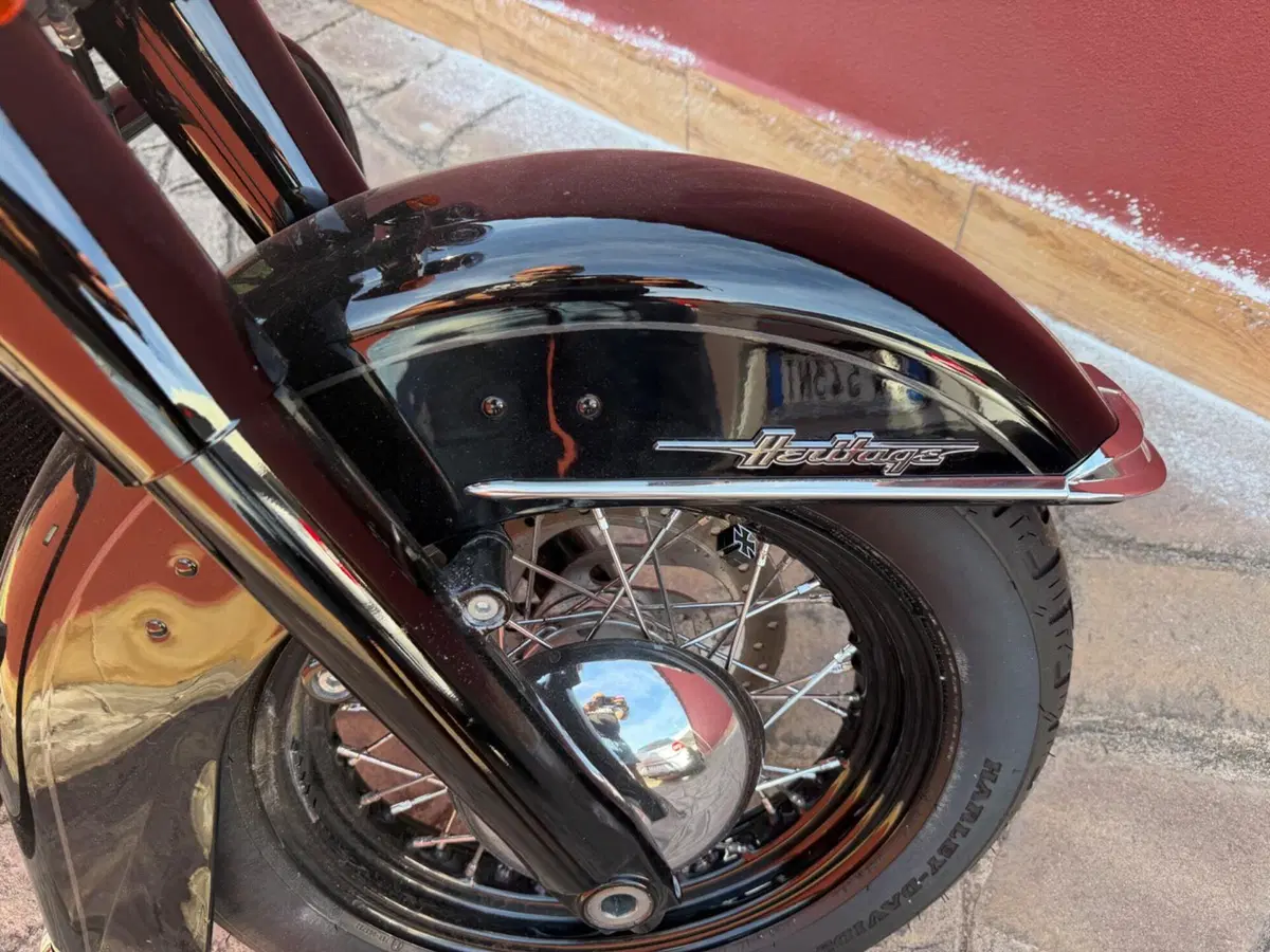 Harley-Davidson 114 Heritage Classic (2018 - 20) - FLHCS (4)