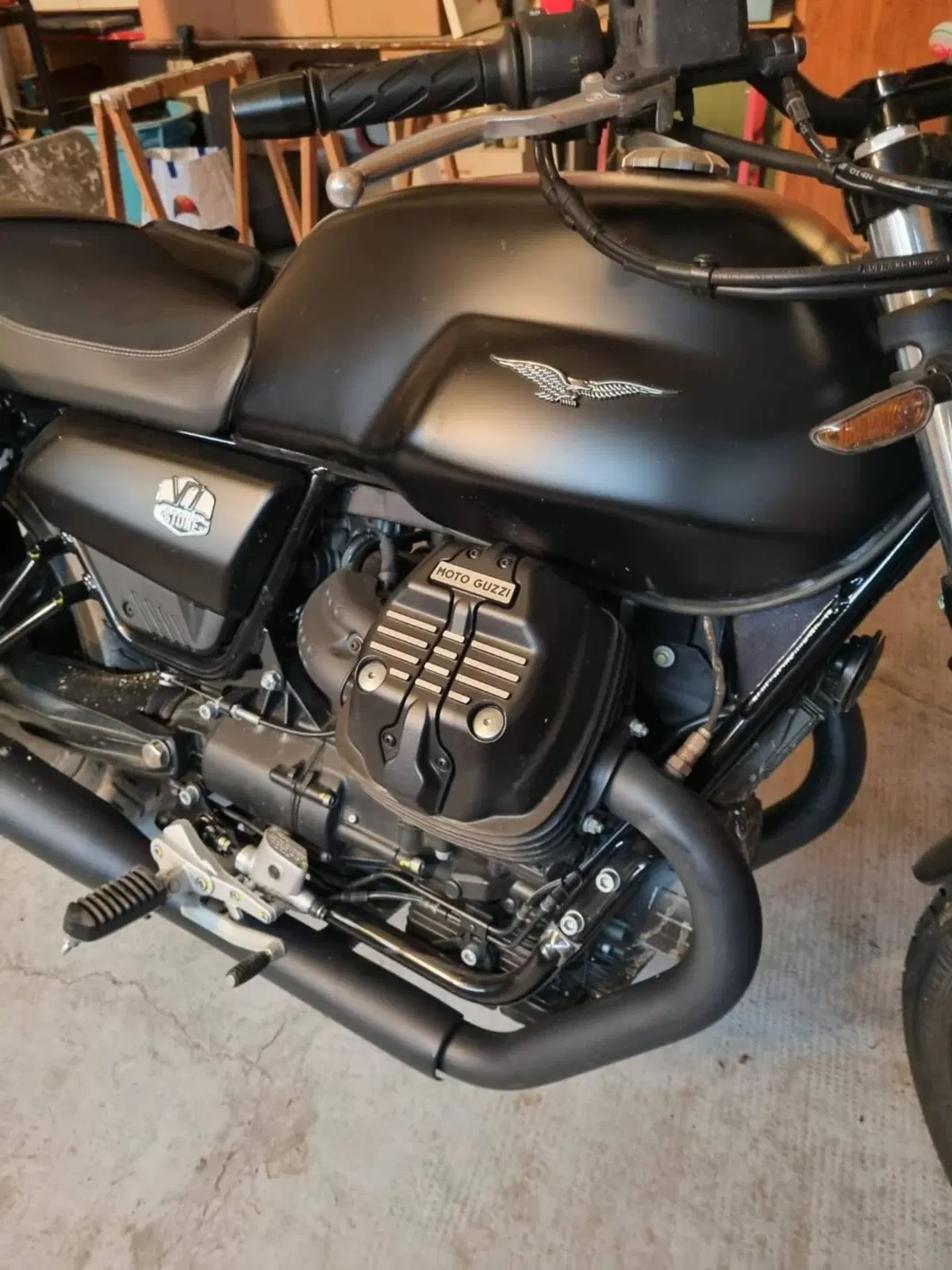 Moto Guzzi V7 Stone (2021 - 24) (5)