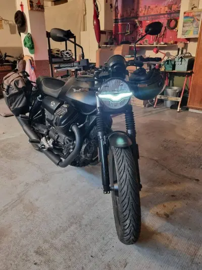 Moto Guzzi V7 Stone (2021 - 24) usata